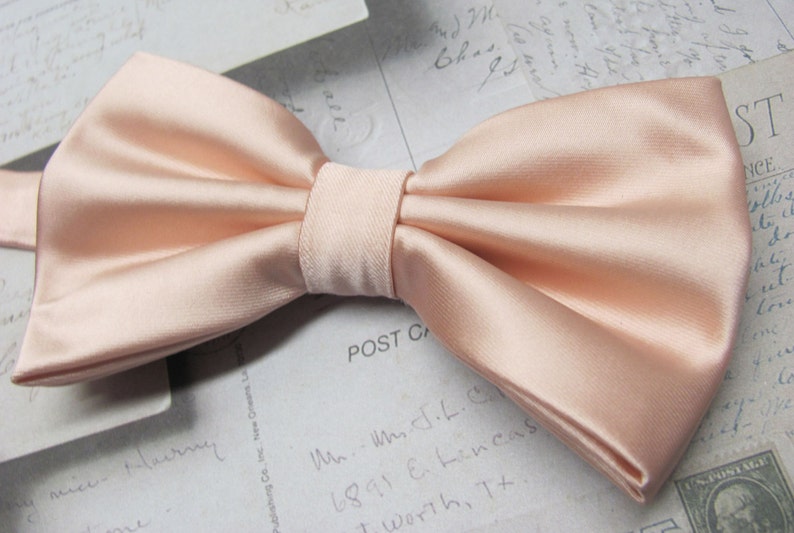 pastel peach tie