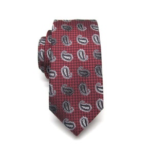 Mens Ties. Red Paisley Skinny Necktie.