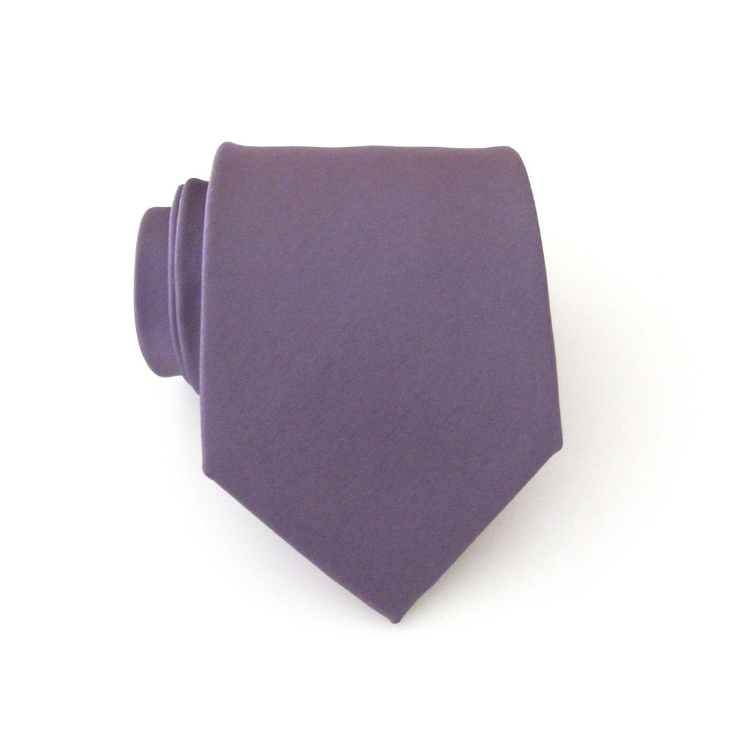 pale mauve tie
