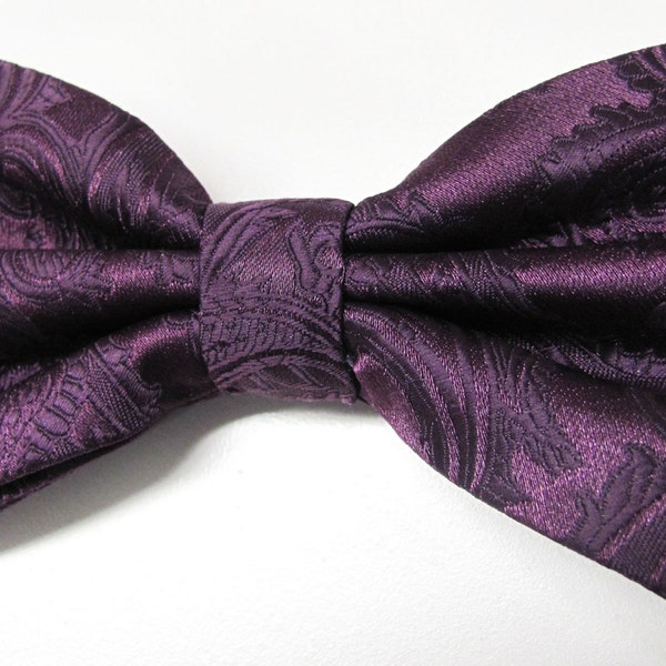 Mens Bowties. Eggplant Purple Paisley Bow tie With Matching Pocket Square
