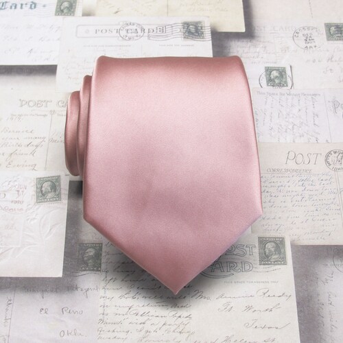 pastel peach tie