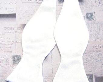 Free Style Mens Bow Tie. White Self Tie Bowtie