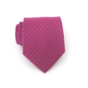 Krawaty męskie. Krawat męski Raspberry Fuchsia Pink Stripes Krawat męski. Krawaty ślubne