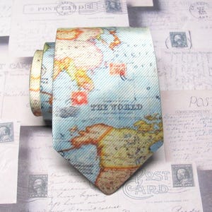 Corbata para hombre con mapa del mundo azul claro