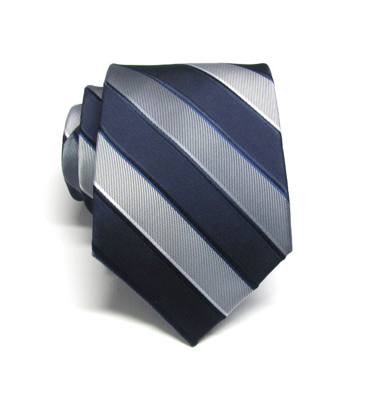 corbatas azul marino