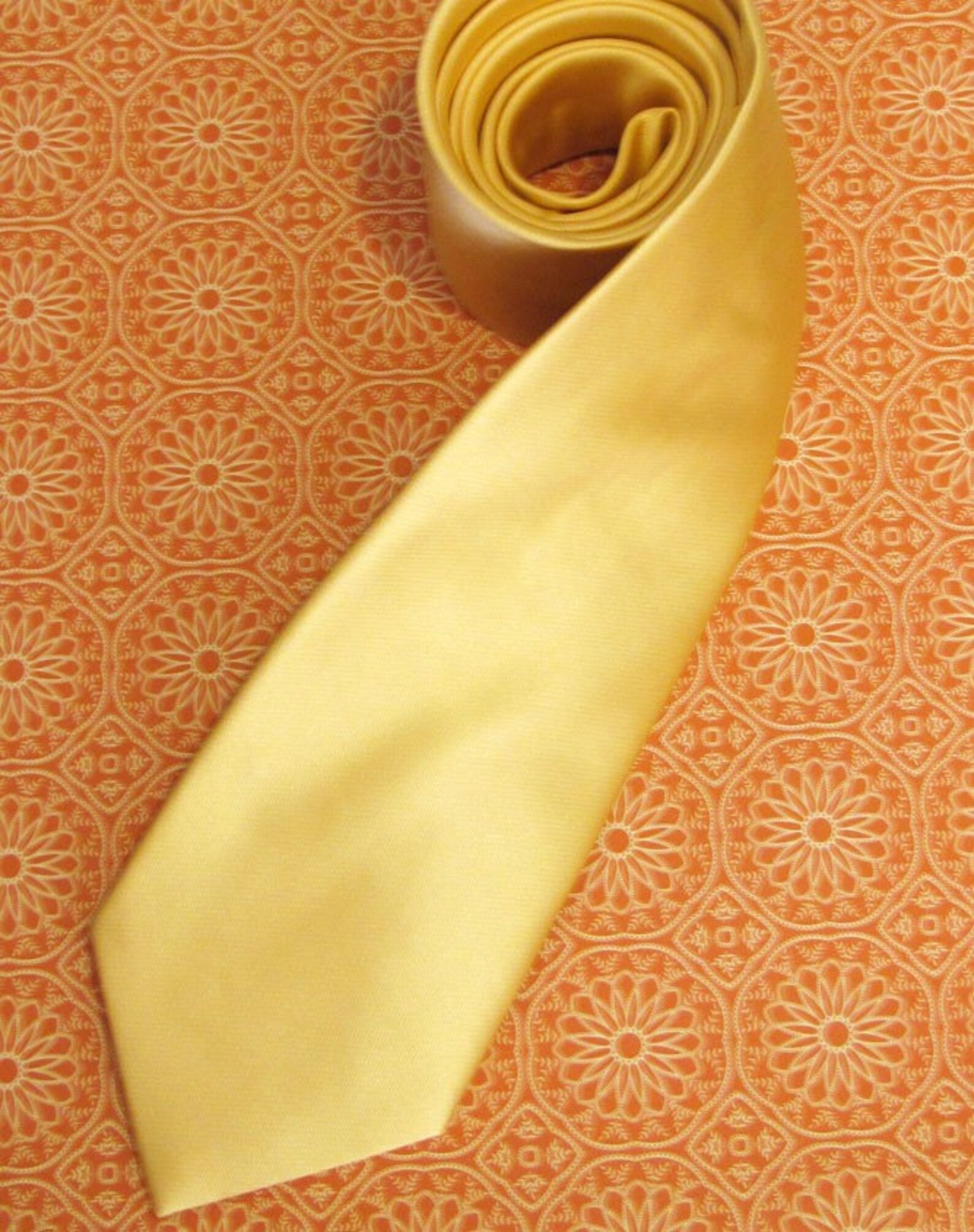 mens yellow silk tie