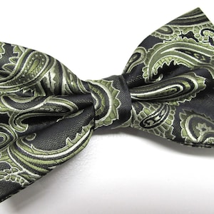 Mens Bowtie. Lime Green and Black Paisley Bowtie With Matching Pocket Square
