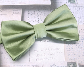 Mens Bowtie. Pale Olive Green Light Martini Green Bowties  With Matching Pocket Square Option