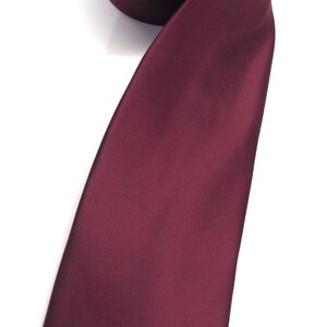 Mens Tie. Maroon Burgundy Silk Necktie With Matching Pocket Square Set ...