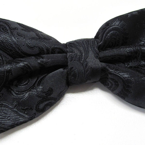 Paisley Tartan Bow Tie main image 1