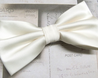 Mens Bowtie. Ivory Bowties With Matching Pocket Square Option