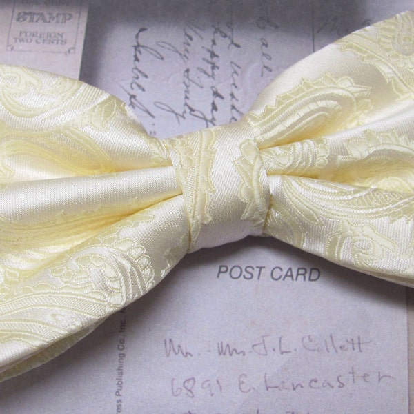 Mens Bowtie. Pastel Yellow Paisley Bowtie With Matching Pocket Square Option