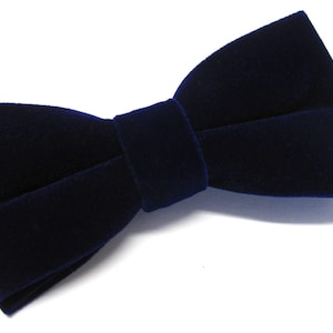 Mens Bowtie. Dark Navy Blue Velvet Bowtie With Matching Pocket Square