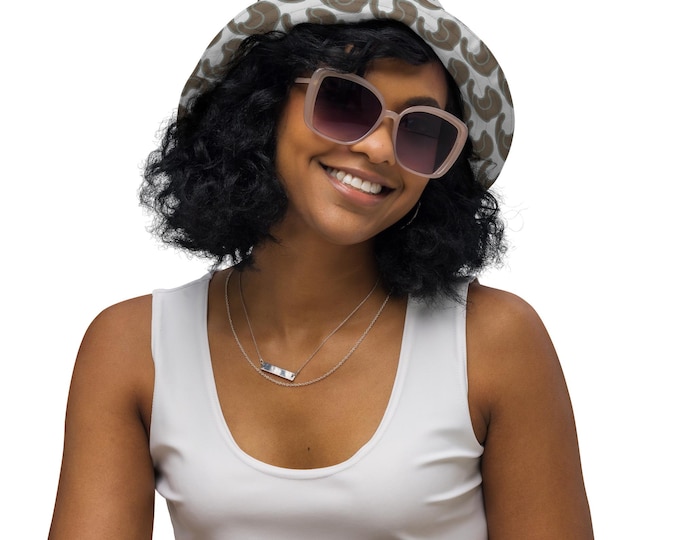 Reversible bucket hat