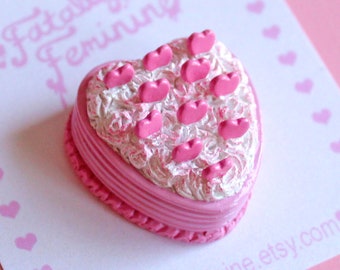 Pink Heart Cake Pin, Polymer Clay Brooch, Kawaii Pastel Birthday Cake Brooch, Party Kei Jewelry, Miniature Food Jewelry, Pin Up