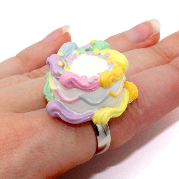 Bague de gâteau d’anniversaire arc-en-ciel pastel, bijoux kawaii, bijoux d’anniversaire, idée cadeau pour fille - Bijoux alimentaires miniatures