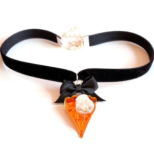 Pumpkin Pie Necklace, Black Pumpkin Pie Choker, Spooky Kawaii Jewelry, Thanksgiving Necklace, Polymer Clay Miniature Food Jewelry