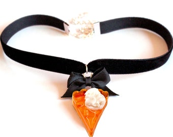 Pumpkin Pie Necklace, Black Pumpkin Pie Choker, Spooky Kawaii Jewelry, Thanksgiving Necklace, Polymer Clay Miniature Food Jewelry