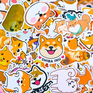 Lot de 100 autocollants aléatoires en vinyle Shiba Inu - Autocollants chien mignon pour bouteilles d'eau, ordinateurs portables et journaux intimes, adorable lot d'autocollants Shiba Inu