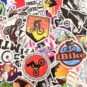 100 autocollants de vélo d'aventure, autocollants de vélo, autocollants de montagne, pack d'autocollants de casque, pack d'autocollants de sports extrêmes bouteille d'eau, vélo