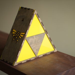 Zelda Triforce Lamp Hyrule Crest Detail image 3