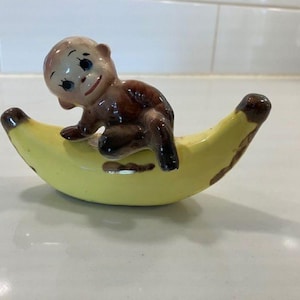 Vintage 1950s Anthropomorphic Monkey & Banana Salt and Pepper Shaker Set - Made in Japan, MCM Kitsch