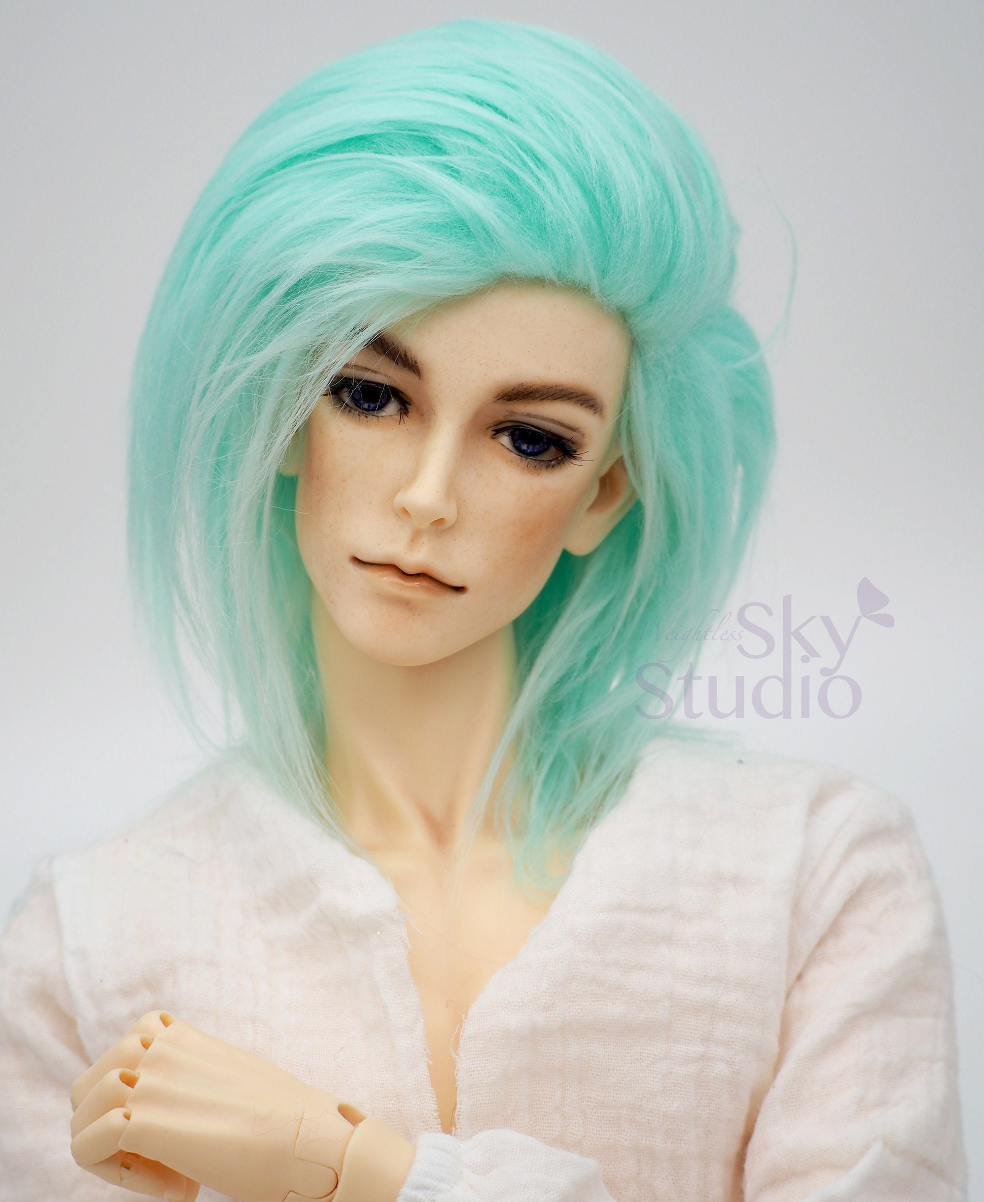 7+ Light Green Wig
