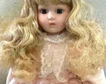 Vintage Heritage Mint Porcelain Ashley Doll