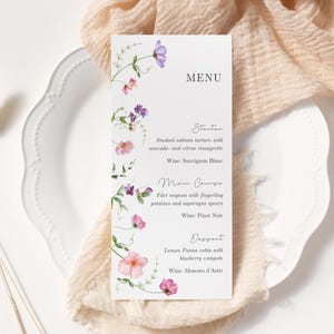 Menu weselne z motywem kwiatów, dostosowywalny szablon cyfrowy, karta menu z pastelowymi kwiatami polnymi | Eleganckie menu weselne, menu bufetu do druku | WF1