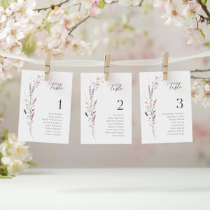 Plantilla para tarjetas de ubicación con flores silvestres, letreros florales morados, plantilla para letreros de boda, tarjetas para ubicación de mesas de boda, tarjetas de ubicación de 5 x 7 pulgadas / LP1