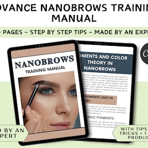 Può includere: Un manuale di formazione digitale per Nanobrows, una tecnica di microblading delle sopracciglia. La copertina presenta una donna con un primo piano del suo occhio e sopracciglio, e il testo "Nanobrows Training Manual". Il manuale include oltre 60 pagine di suggerimenti passo dopo passo ed è realizzato da un esperto.