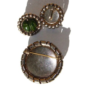 Vintage Bakelite & Chrome Carved Green Brooch Earrings Jewelry Set image 3