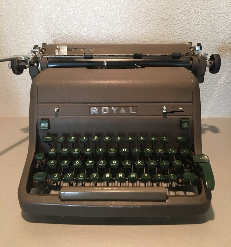 Vintage Royal HH typewriter | Etsy