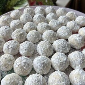 Mexican wedding cookies, Snowball cookies, Besos de Novia, Polvorones, Pecan cookies