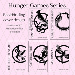 Peut inclure: Conception de couverture de reliure de livres présentant six couvertures de livres de la série Hunger Games. Chaque couverture est en noir et blanc, avec un design circulaire et le titre du livre. Le nom de l'auteur, Suzanne Collins, est également inclus.