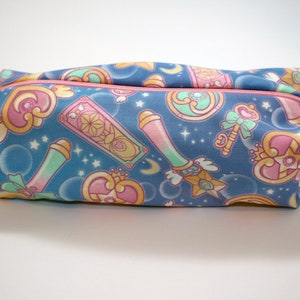 Bolsa de maquillaje Boxy - Impresión de armas Magic Girl - Bolsa de lápiz con cremallera