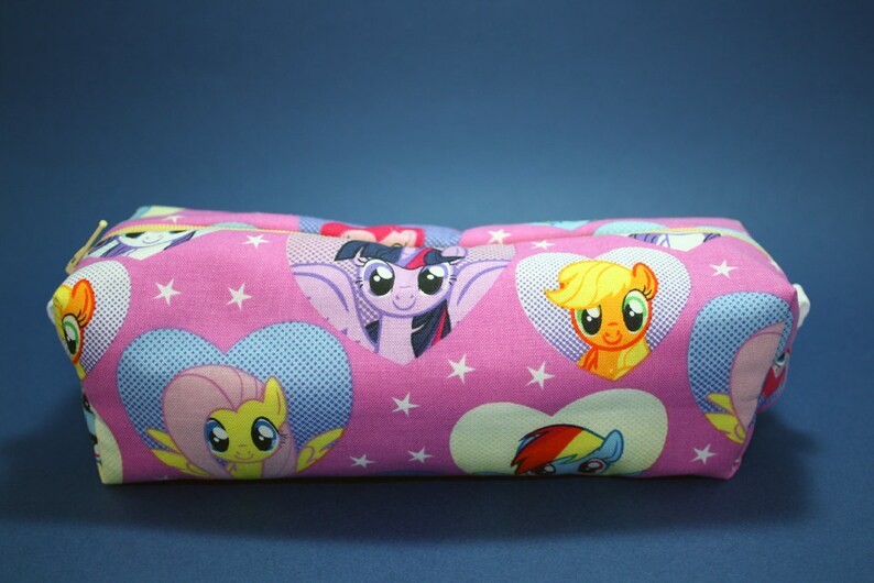 New Kardashian Dash Makeup Bag Nwt