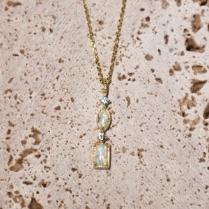 Oval & Rechteck Weißer Opal Diamant Anhänger Halskette, 10K Vergoldetes S925 Silber Erstellt Opal Minimalist Style Geburtsstein Edelstein Halskette
