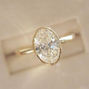 2 CT E VVS 2 IGI Zertifizierter Ovalschliff Labor gewachsener Diamant Solitärring Lünette Set Verlobungsring, Diamant-Goldring-Jubiläumsgeschenk für sie