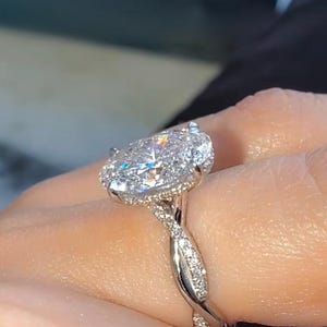 Anillo de compromiso de moissanita de corte ovalado de 3 quilates / Banda trenzada y anillo único / Conjunto ético de oro / Elegante anillo de promesa para ella