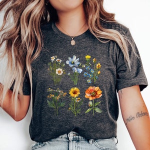 Wildflower Plant Shirt, Cottagecore Flower Shirt, Floral Tee, Vintage botanical T-Shirt, Gardening Shirt, Flower Lover Shirt