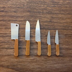 Miniature Knives set of 5 with optional Cutting Board, 1:12 scale