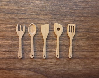 Miniature Kitchen Utensils set of 5 in 1:12 scale, dollhouse accessories