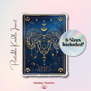 Può includere: Inserto Kindle con illustrazione dorata del segno zodiacale Ariete su sfondo blu scuro con stelle e lune crescenti. La parola "Aries" è sotto il montone. Il testo "Printable Kindle Insert" è a sinistra. Un adesivo olografico dice "6 Sizes Included!"