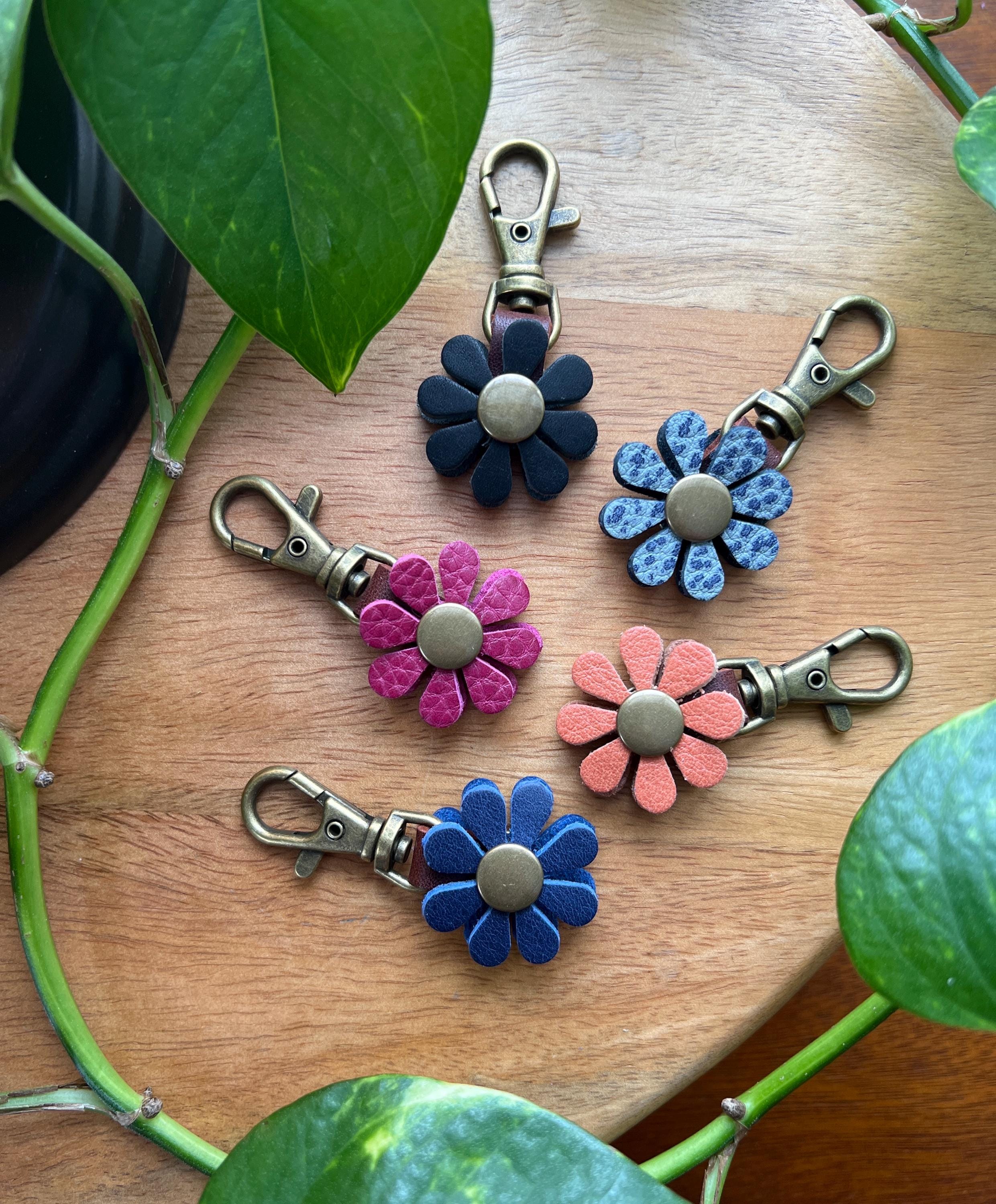 ●AAKAM● 25SS Flower Studded Leather Keyring Leather Studded Keychain – CHERRY LA