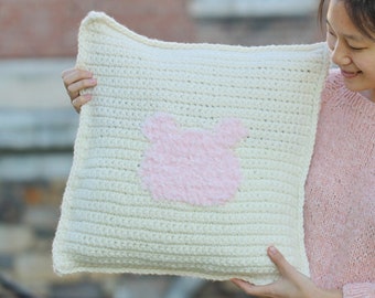 Crochet Teddy Bear Pillow Pattern: Faux Fur Accent (PDF in English)