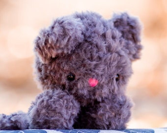 Patrón de amigurumi de gato de peluche sintético: Gatito peludo (PDF)