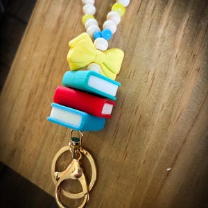 Books and Bows teacher lanyard | Personalized Teacher Lanyard  | Custom Name Beaded Lanyard | Back to School Gift | Teacher Appreciation