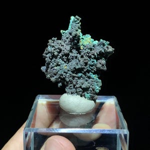 Cuivre natif avec malachite – Mine de Bou Nahas, Oumjrane, Maroc (5,5 × 4 × 2,5 cm | 44 g)