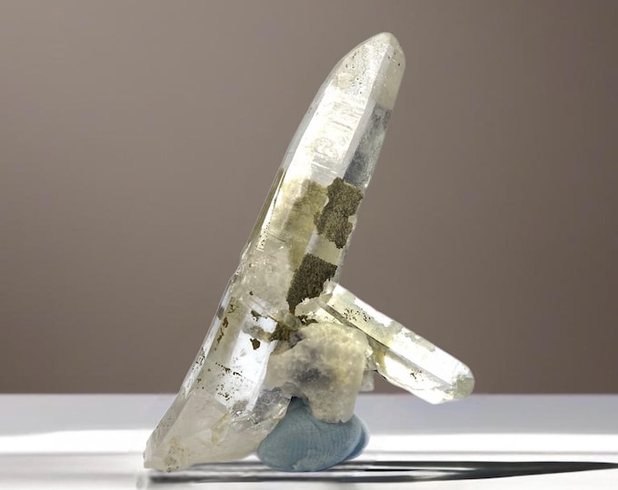 Penetrator quartz point with Siderite and Fluorite from Panasqueira mine